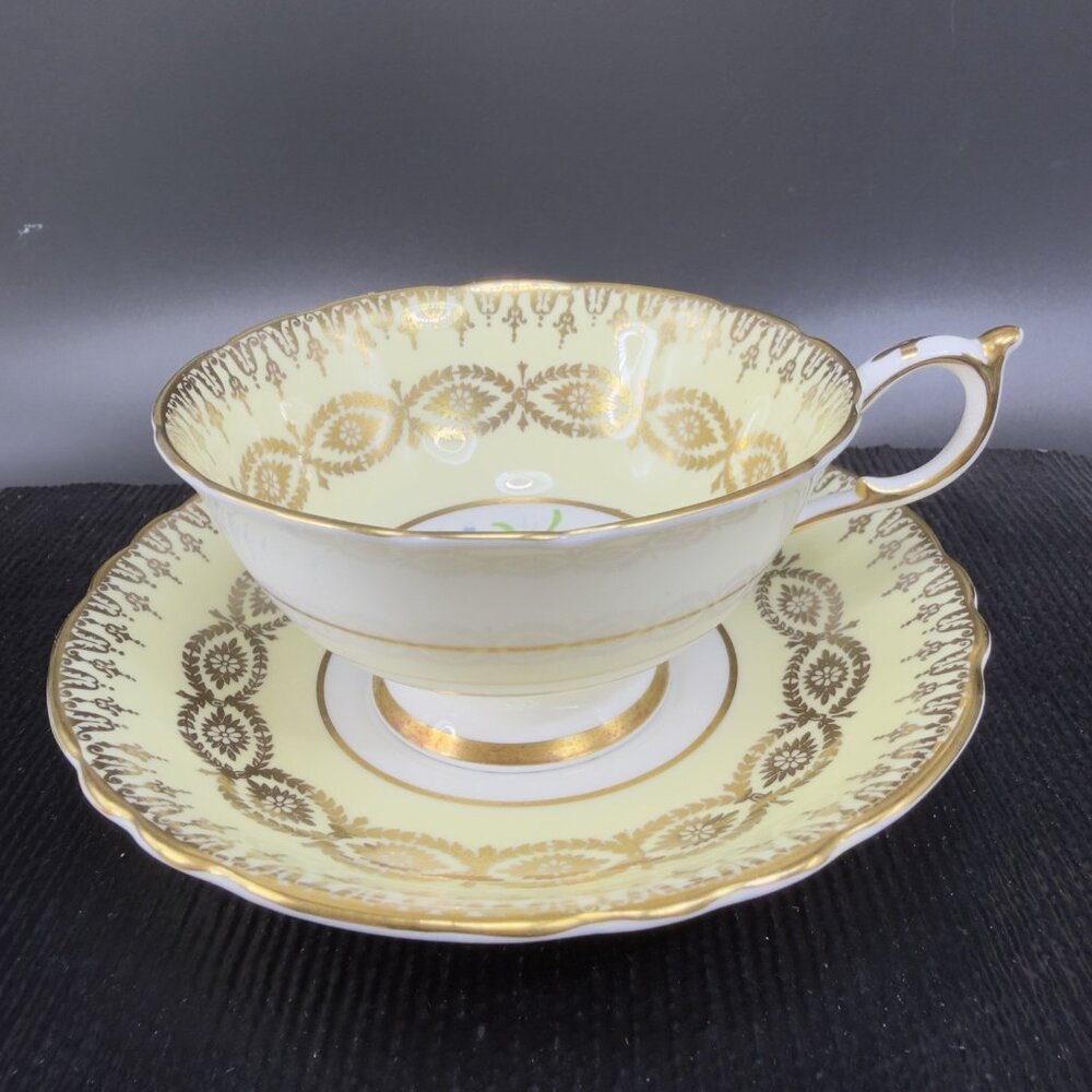 Antique Paragon Cabbage Rose Tea Cup and Saucer Set Heavy Gold Pattern England - Picture 14 of 16